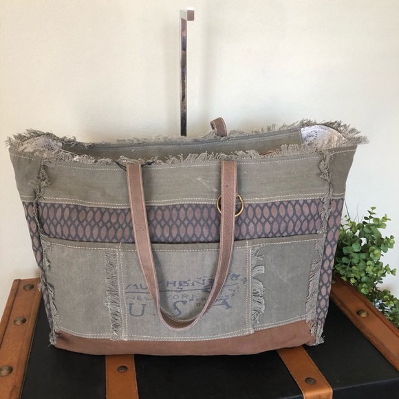 Honey Bee Print Weekender Large Tote Bag C-2421 - Picture 2 of 7